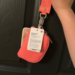 New with tags lululemon wristlet in perfect condition💙